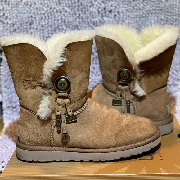 ChestNut UGGS - Azalea Charm - Picture 2 of 5